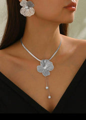 Women’s 3-Piece Jewelry Set – Hollow Metal Flower & Faux Pearl Necklace with Earrings