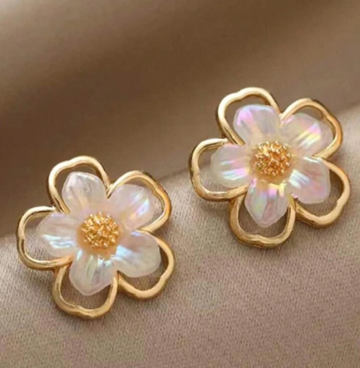 Women’s Small Flower Cubic Zirconia Stud Earrings – Everyday &amp; Valentine’s Gift