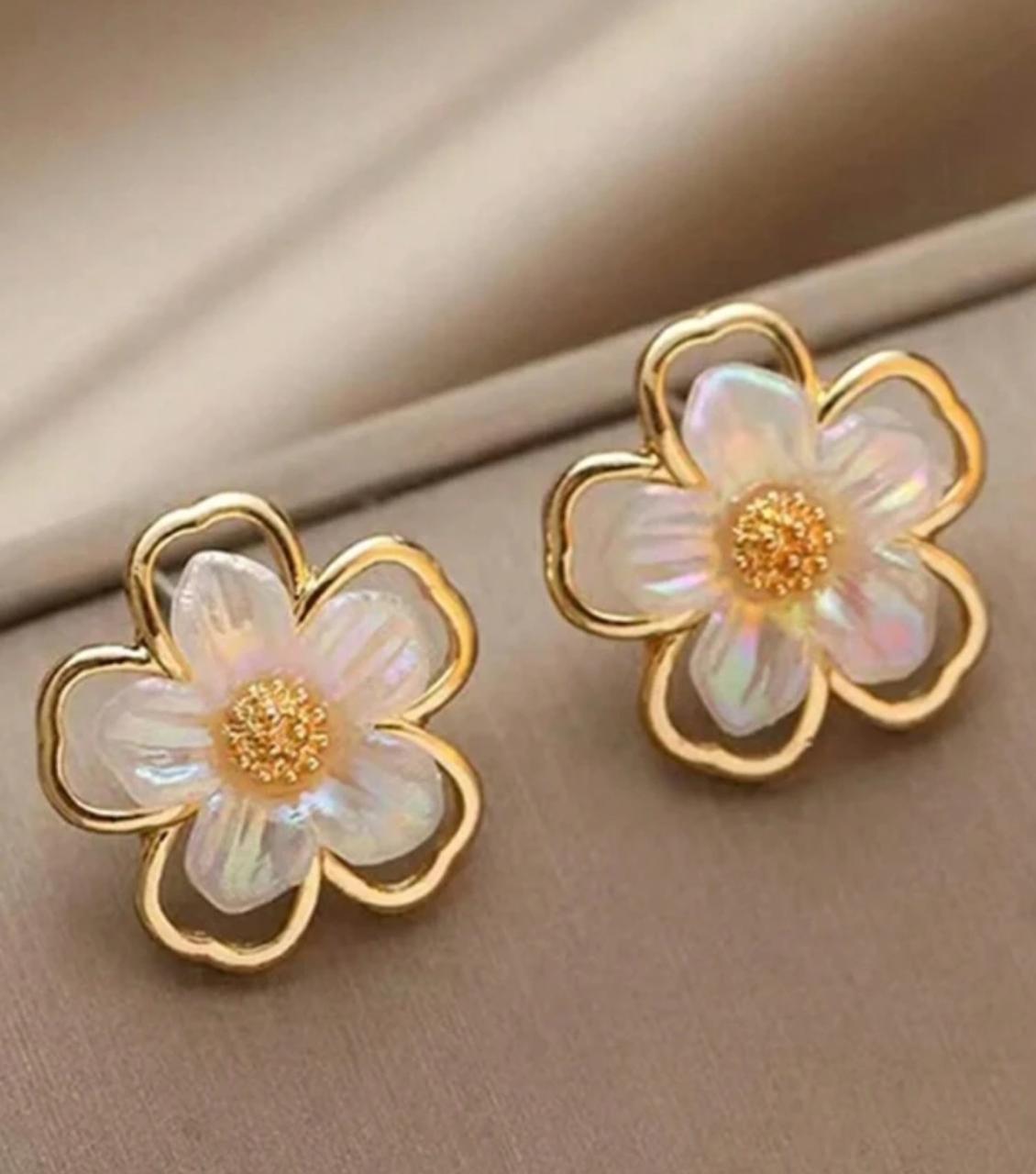 Women’s Small Flower Cubic Zirconia Stud Earrings – Everyday &amp; Valentine’s Gift