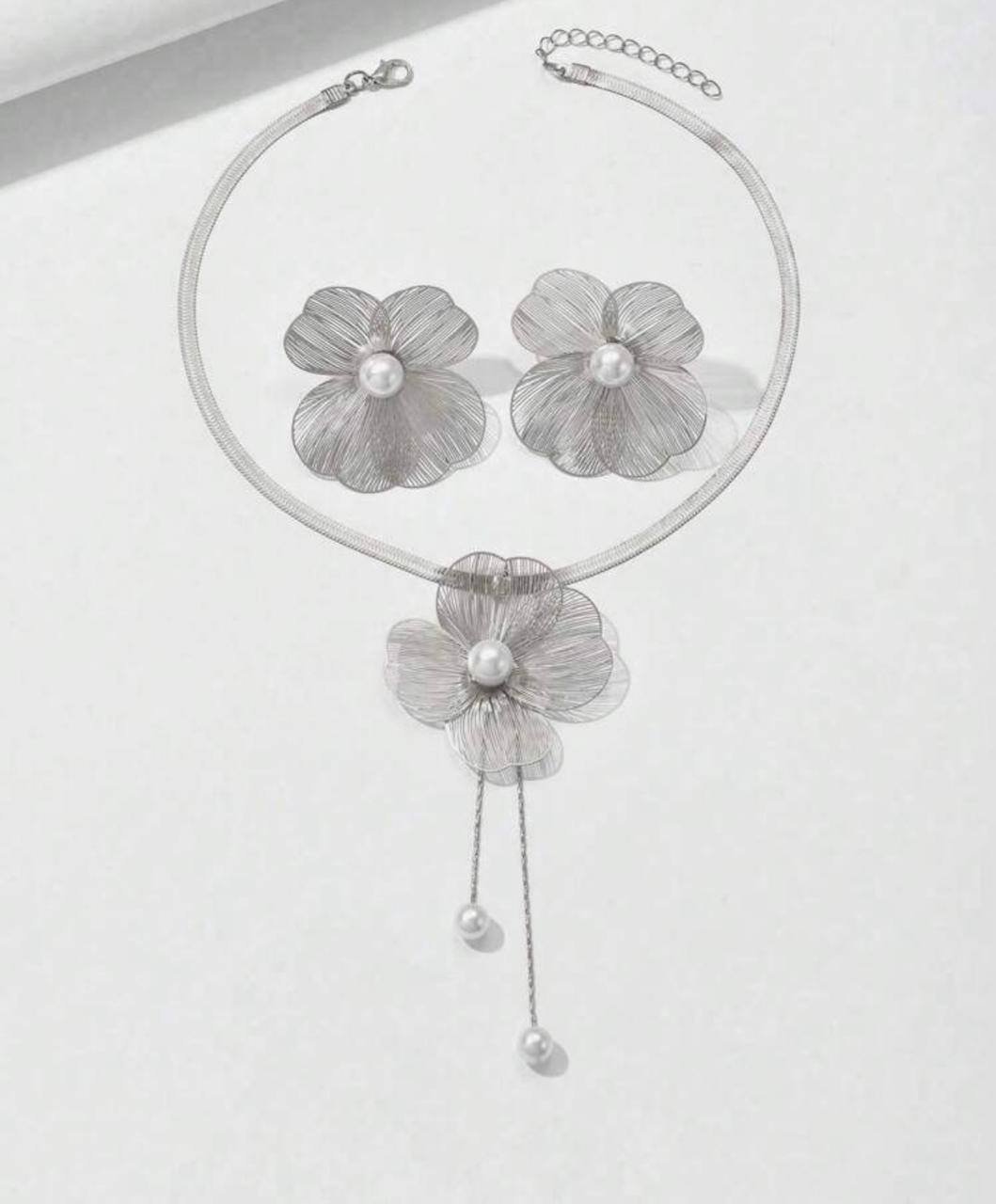 Women’s 3-Piece Jewelry Set – Hollow Metal Flower &amp; Faux Pearl Necklace with Earrings